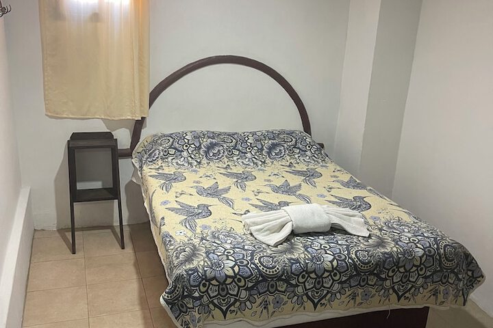 Room 25 of 77