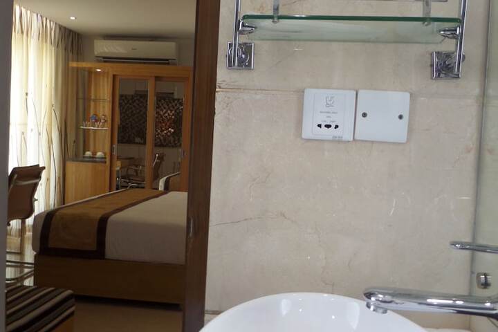 Room 56 of 100