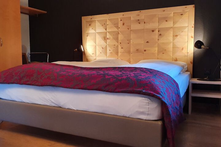 Room 4 of 39