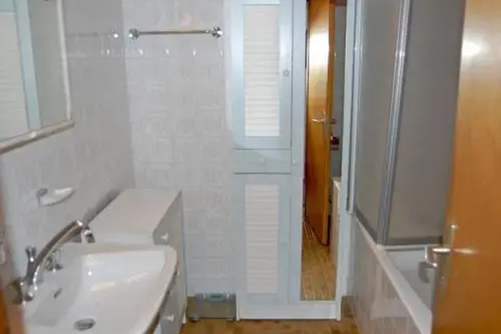 Room 8 of 21