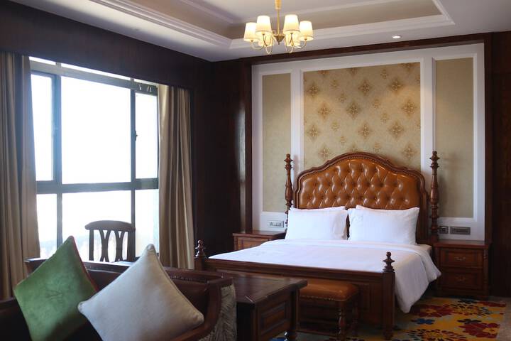 Room 13 of 119