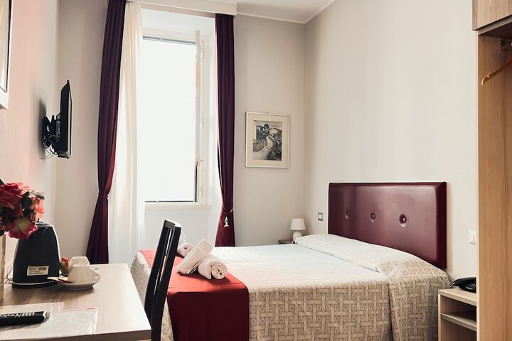 Room 7 of 42