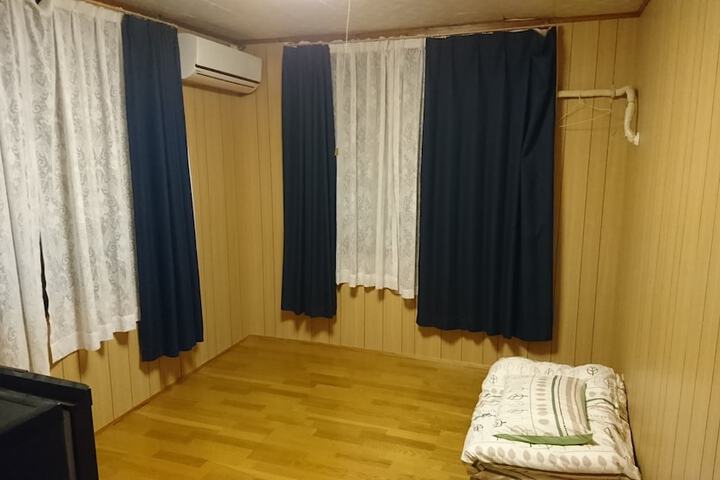 Room 8 of 65