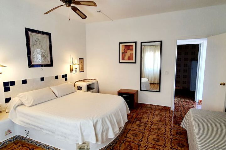 Room 22 of 103