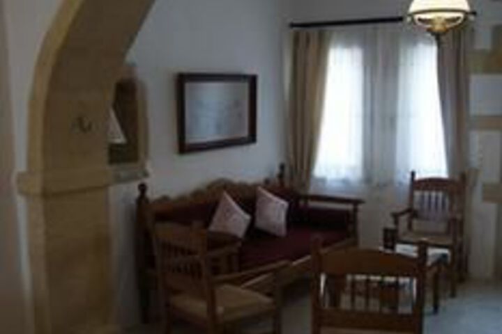 Room 6 of 37
