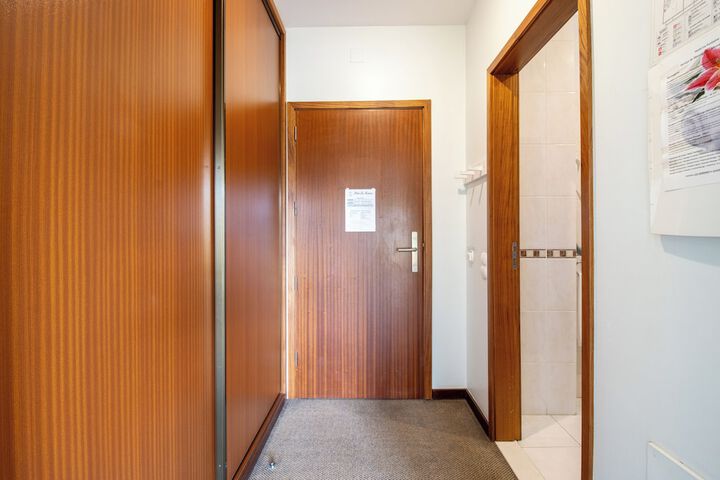 Room 18 of 80