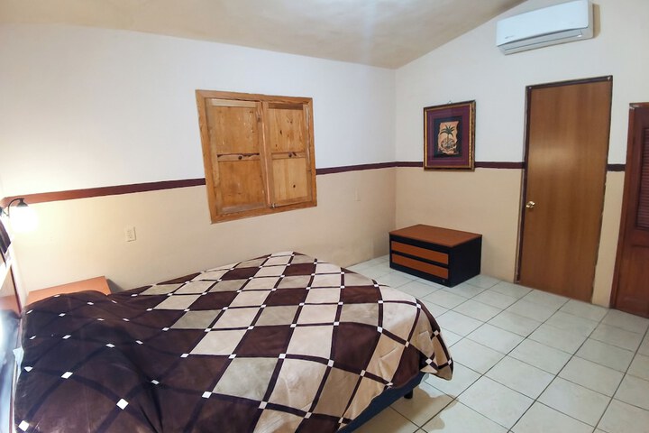 Room 7 of 114