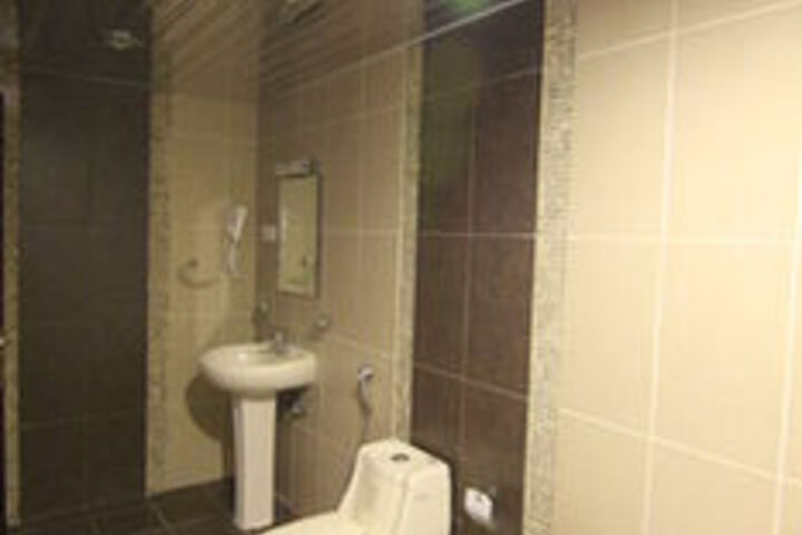 Room 2 of 16