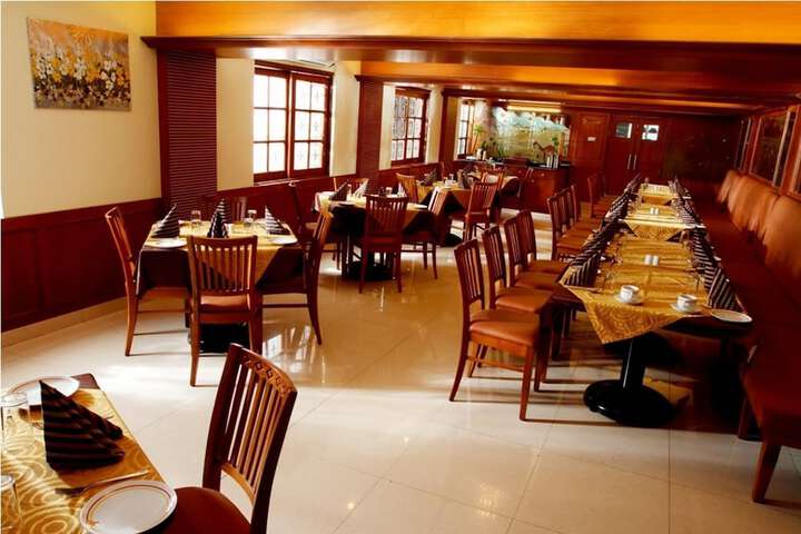 Dining 43 of 60