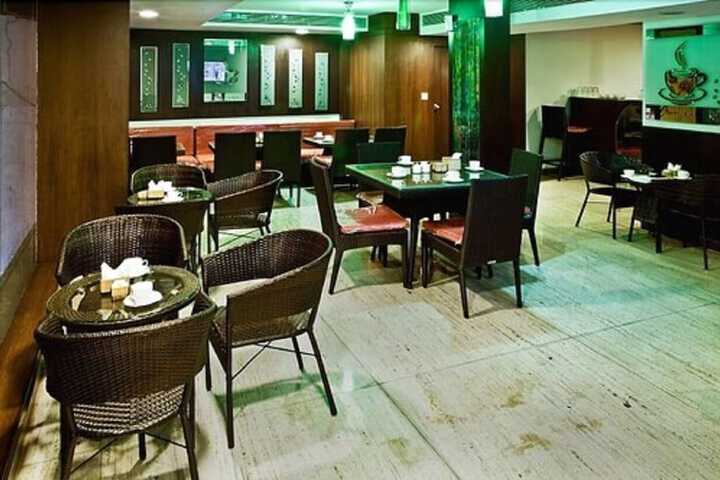 Dining 27 of 31