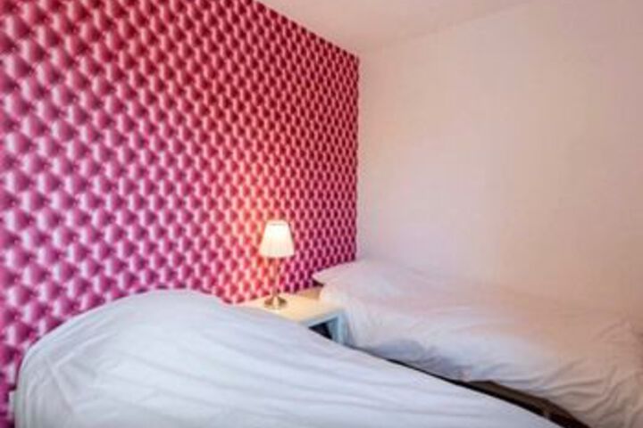 Room 25 of 68