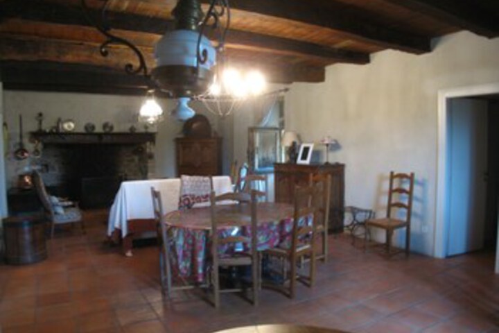 Room 6 of 17
