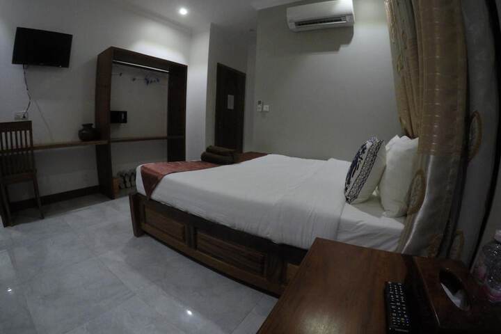 Room 14 of 40