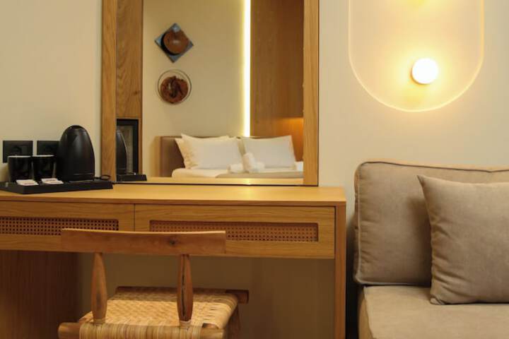 Room 4 of 70
