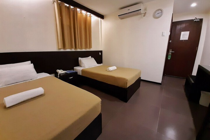 Room 5 of 19