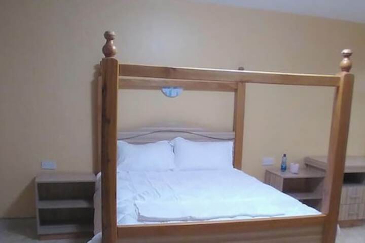 Room 8 of 48