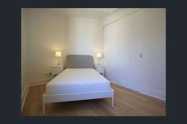 Room 2 of 8