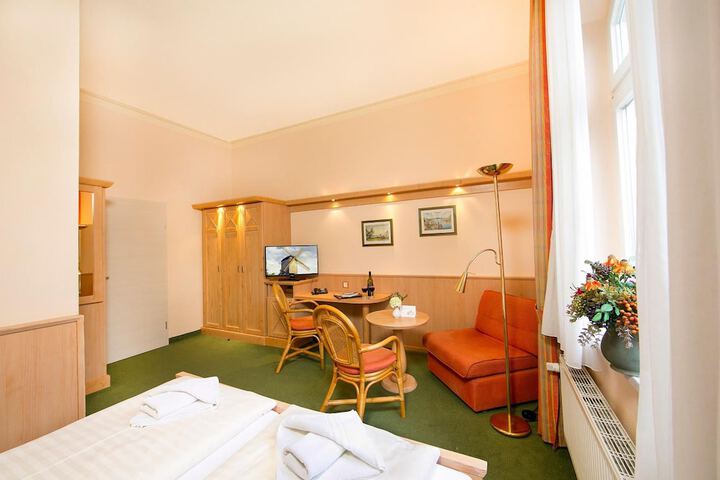 Room 10 of 64