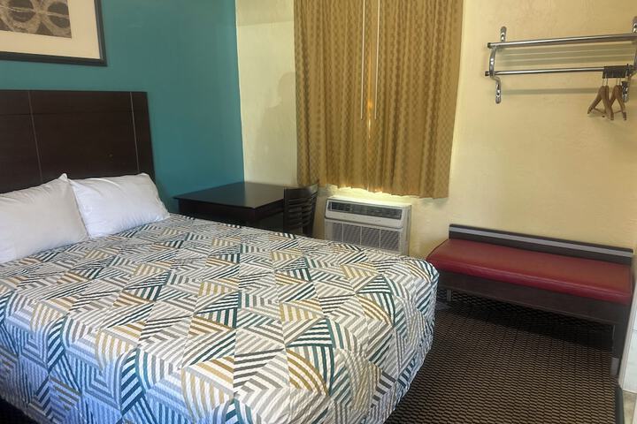 Standard Double Room (9 of 10)