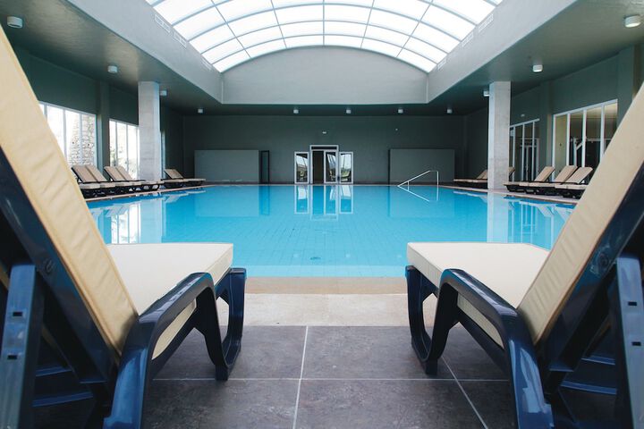 Hotel Pool