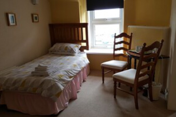 Room 52 of 105