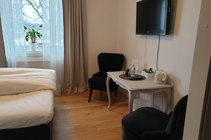 Room 10 of 41