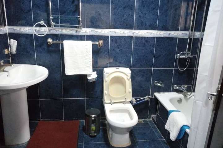 Room 6 of 15