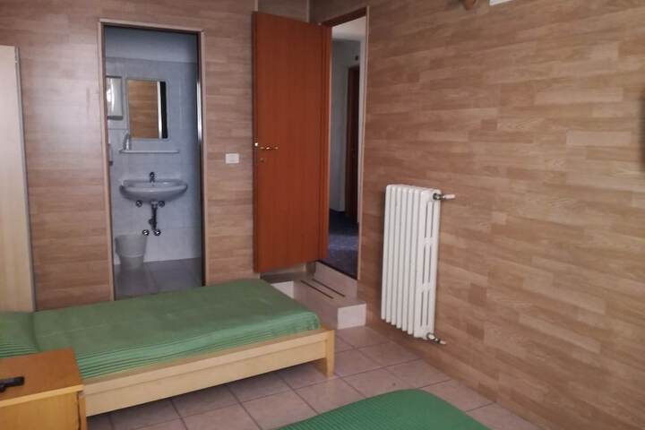 Room 6 of 60