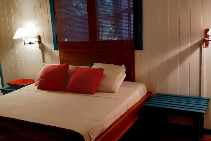 Room 30 of 87