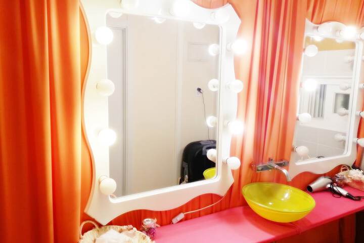 Room 22 of 46