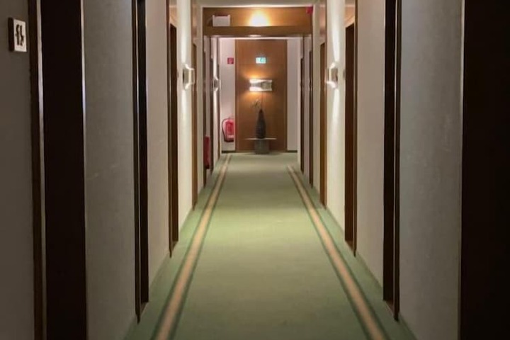 Ballroom/Hall 38 of 41