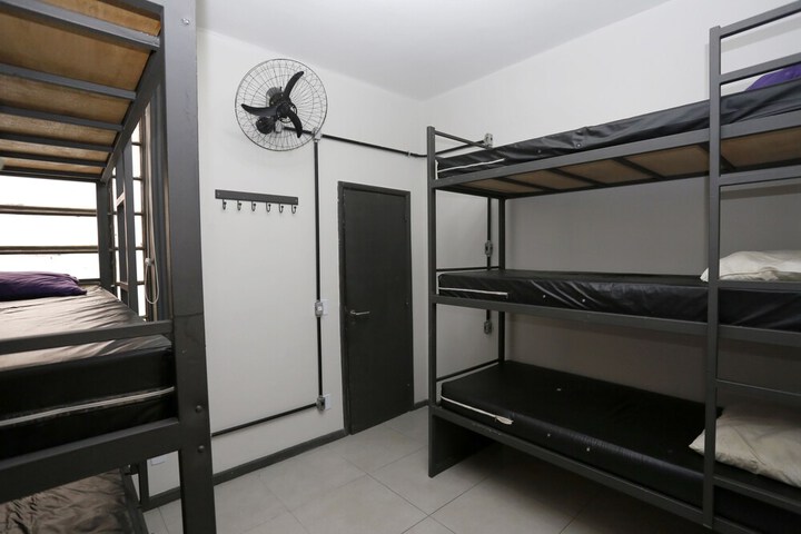 Room 11 of 25