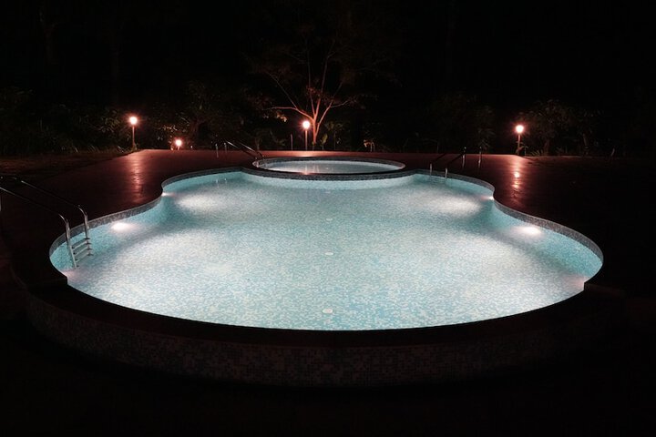 Pool 15 of 26