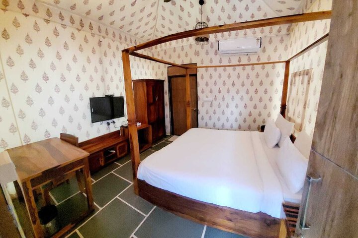 Room 8 of 49