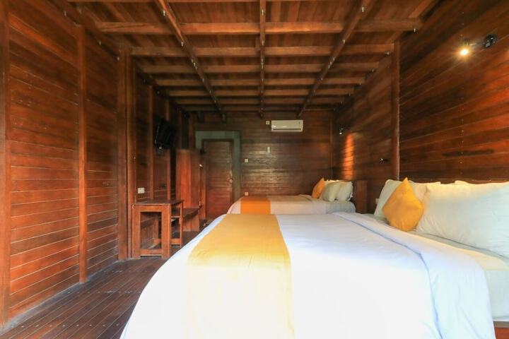 Room 12 of 51