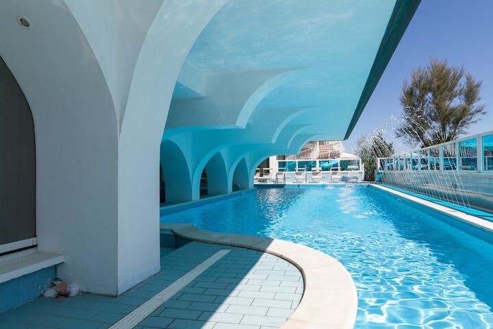 Pool 40 of 59