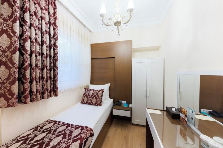 Room 48 of 87