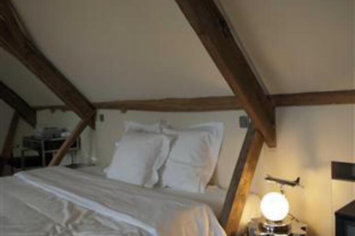Room 3 of 6