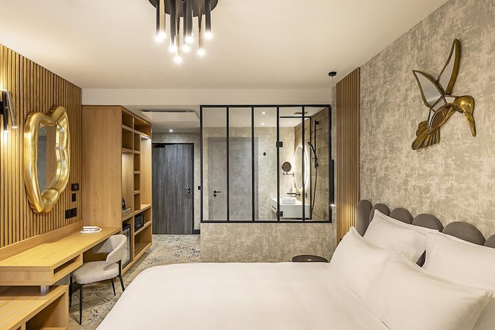 Room 14 of 43