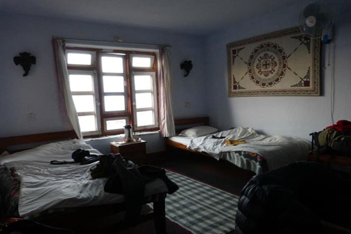 Room 6 of 11
