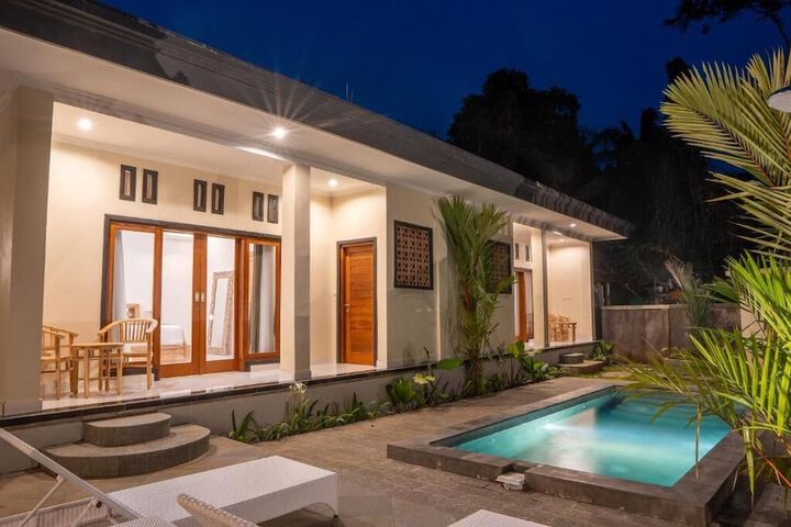 Pool 14 of 26