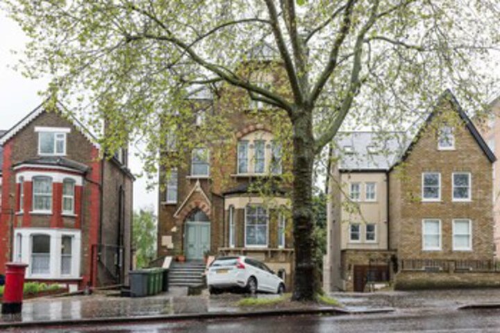 Beautiful 3BR Flat in SW London