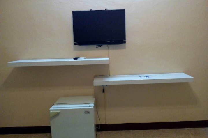 Room 4 of 25