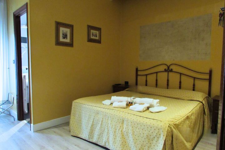 Room 14 of 27