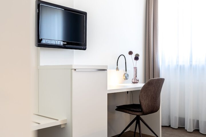Room 18 of 52