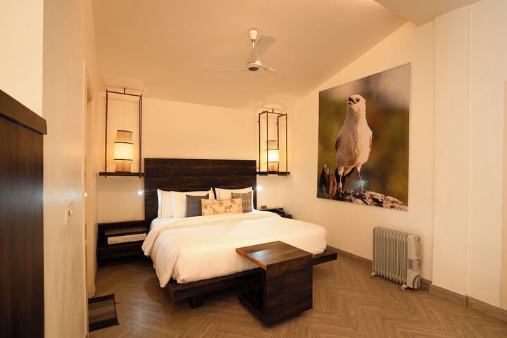 Room 18 of 246