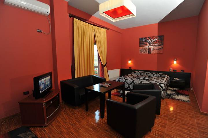 Room 12 of 98