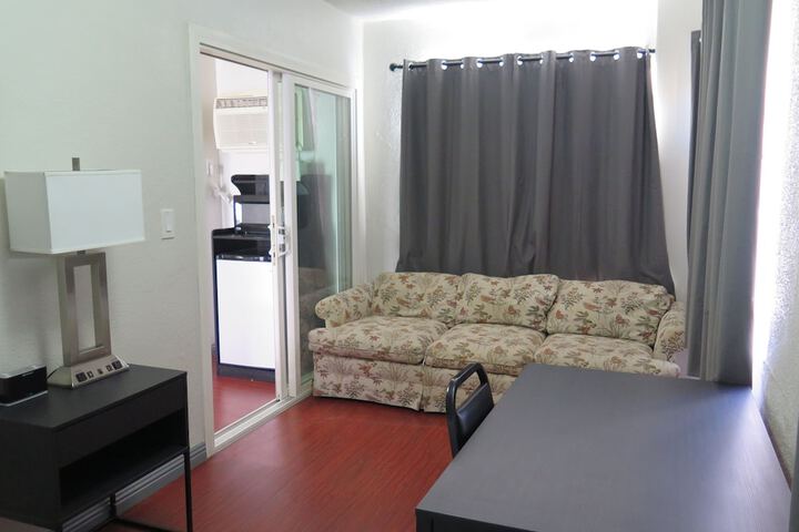 Room 12 of 25