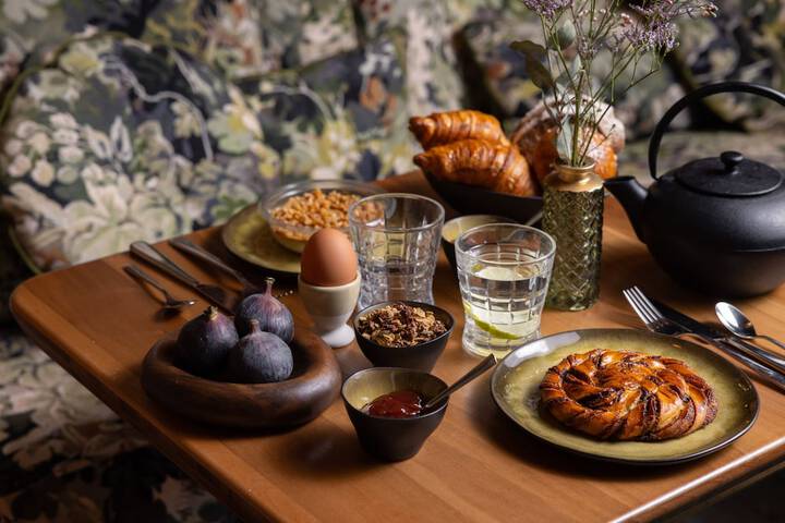 Breakfast/Coffee Service 21 of 38