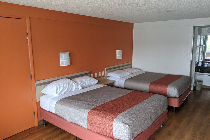 2 Queen Beds (3 of 19)